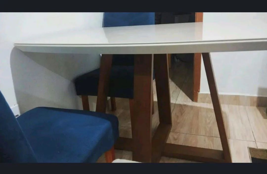 Mesa com 4 cadeiras nova  - Foto 2