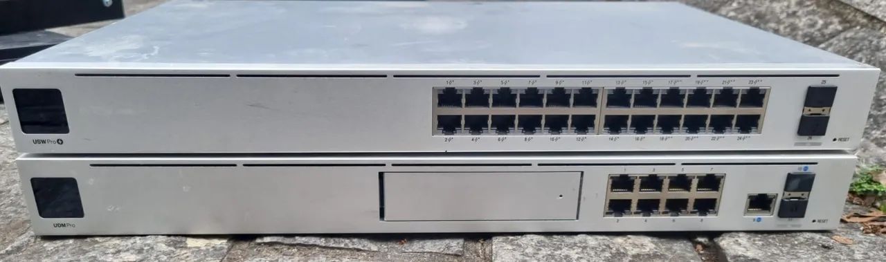 Switch Ubiquiti UniFi Pro 24 Gabit PoE  - Foto 2