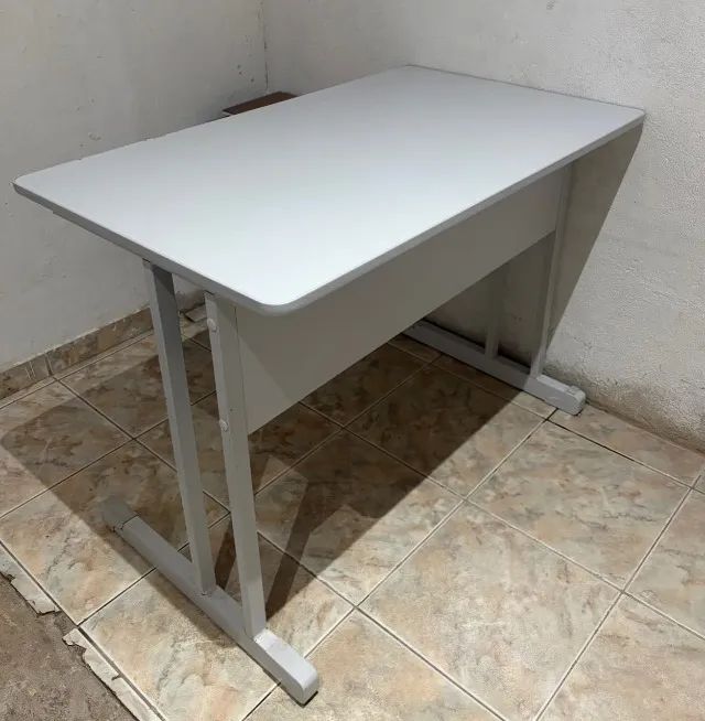 Mesa para Escritório 100x60 usada  - Foto 2