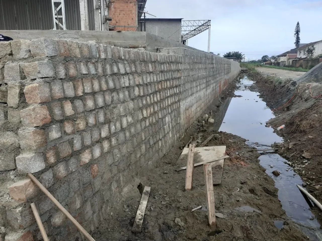 MURO DE CONTENÇÃO DE ARRIMO - Foto 4