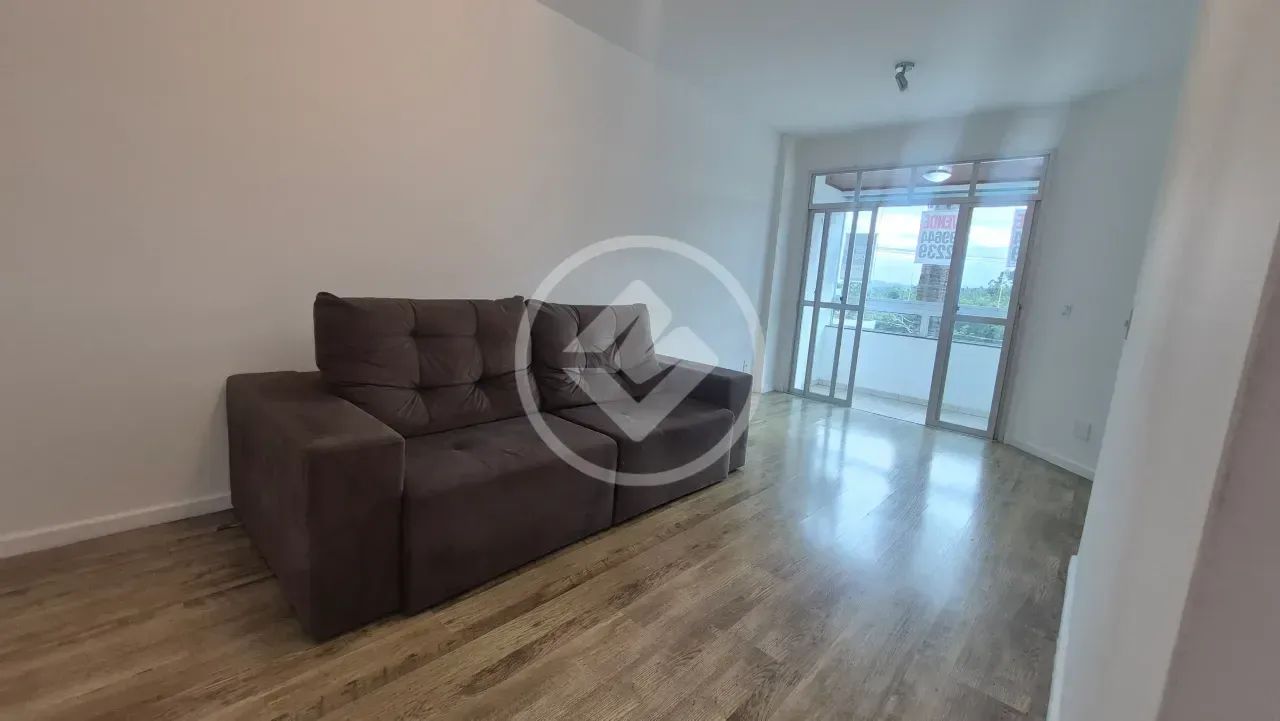 Apartamento 2 Quartos com Suíte e Sacada no Abraão  Florianópolis