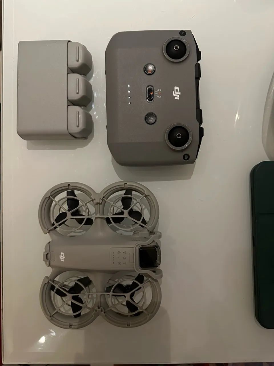 Drone DJI Neo Combo Fly More, apenas 2h45mim de voo - Foto 4
