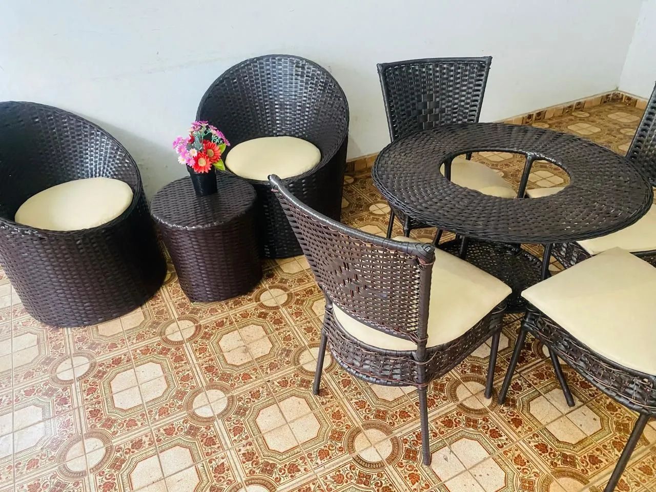 Jogo de mesa e poltronas  - Foto 5