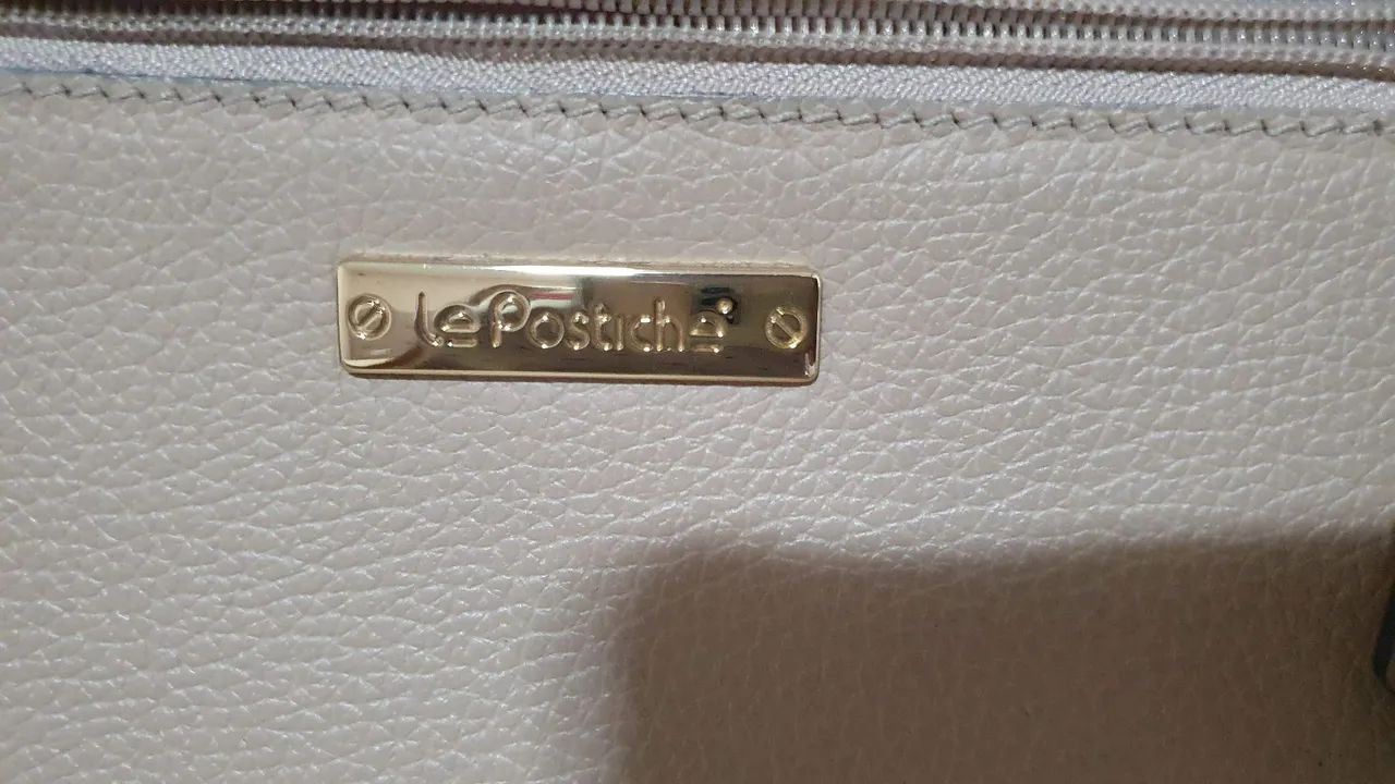 Bolsa le postiche