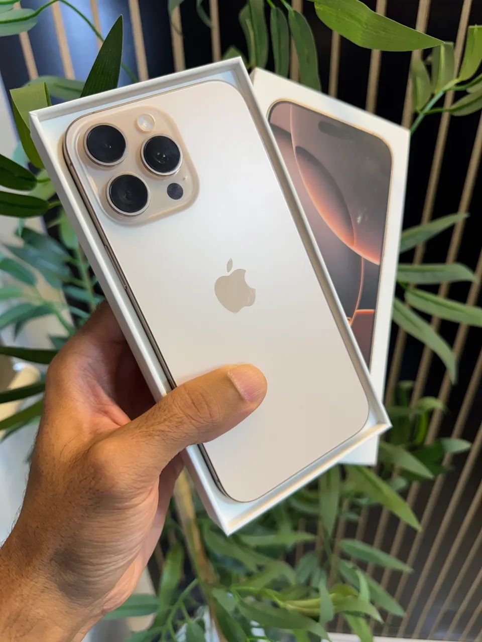 IPHONE 16 PRO MAX - 256GB - NOVÍSSIMO  - Foto 3