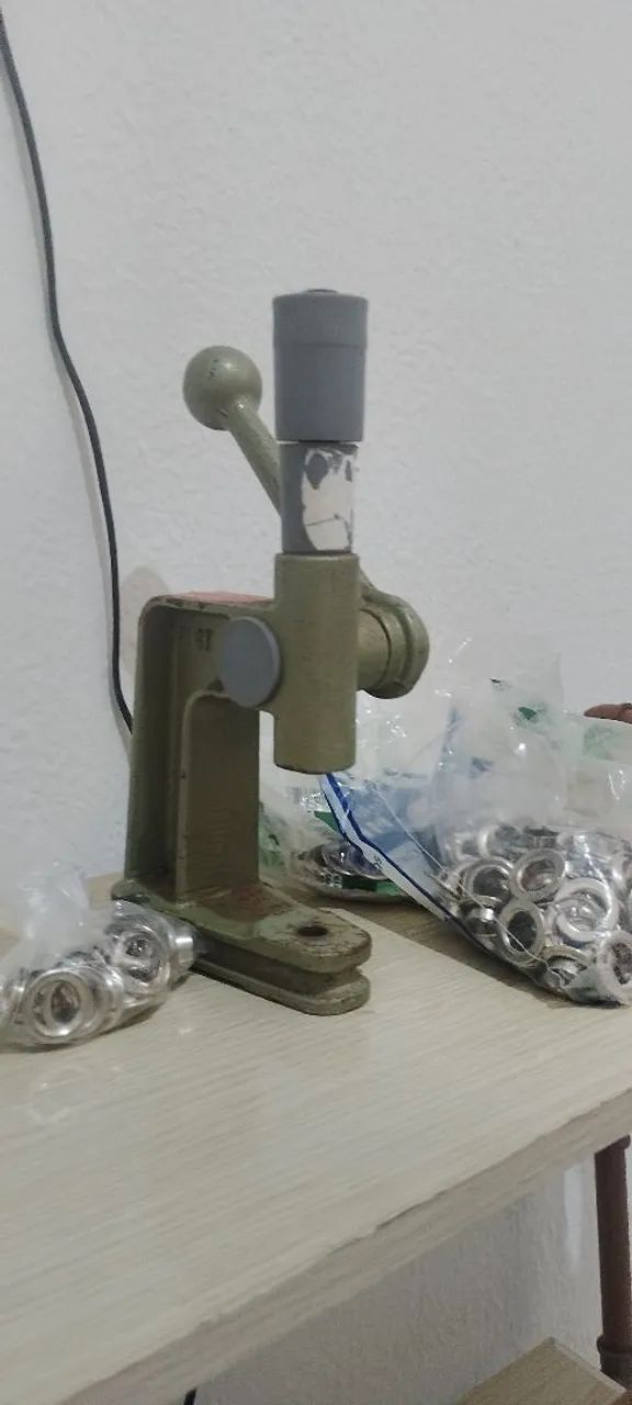 Máquina de pregar ilhós e botão  - Foto 4