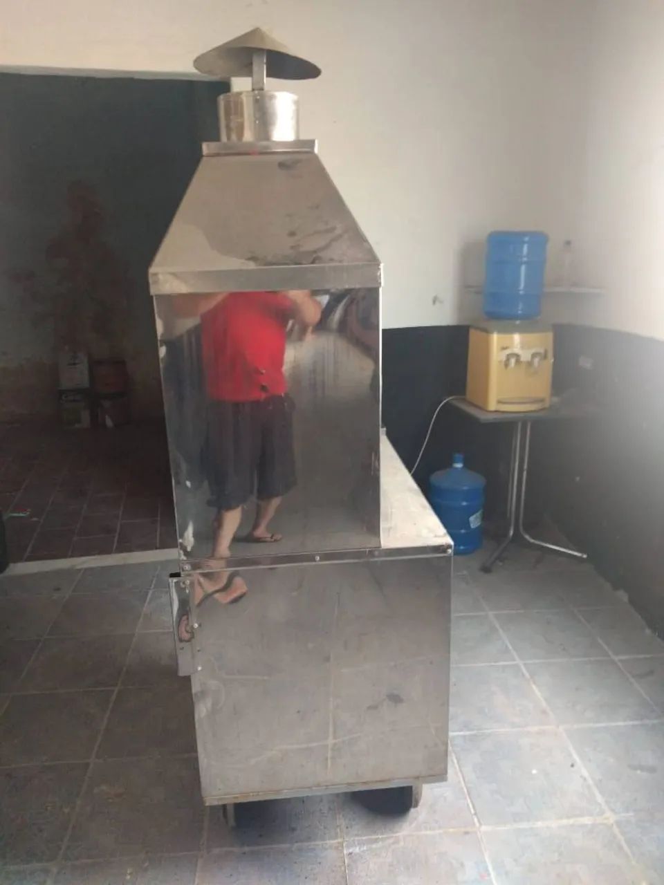 Carrocinha de lanche Inox com chaminé e rodinhas 