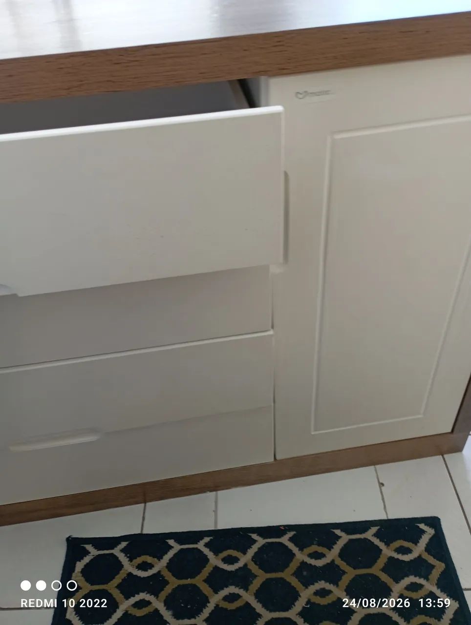 Cômoda com 4 gavetas  - Foto 3
