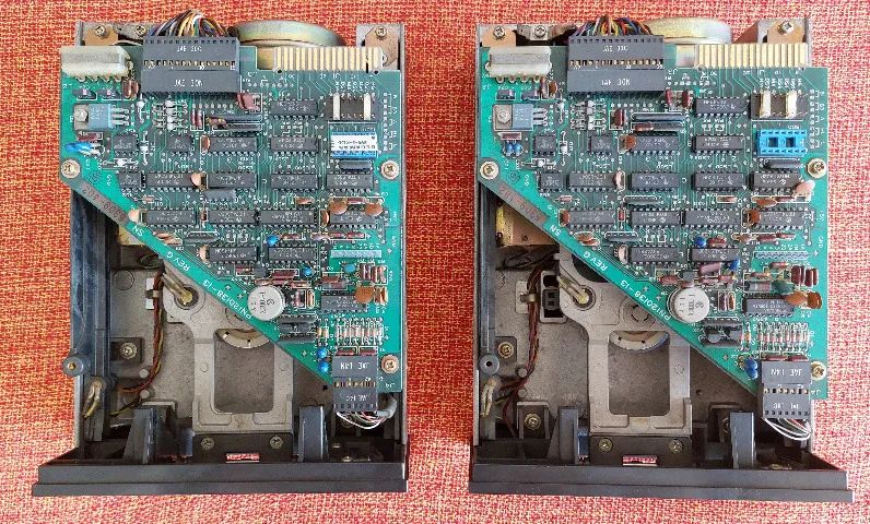 Lote de 2 Drives de Disquete 5.25", 360KB ( CP-500 ou TRS-80 )- Não Testados - P/ Conserto - Foto 2