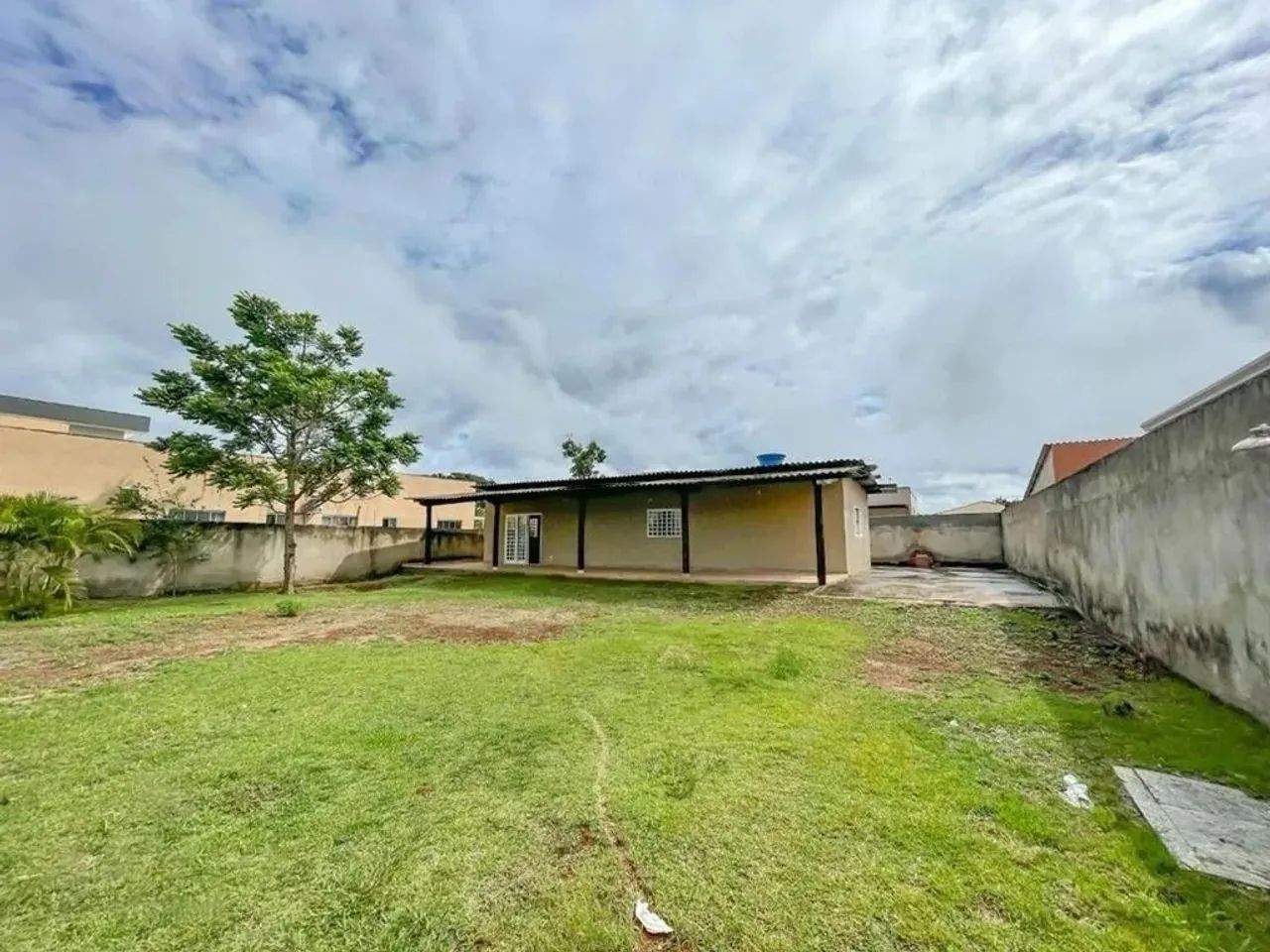 Térrea para venda possui 180 metros quadrados com 2 quartos - Foto 2