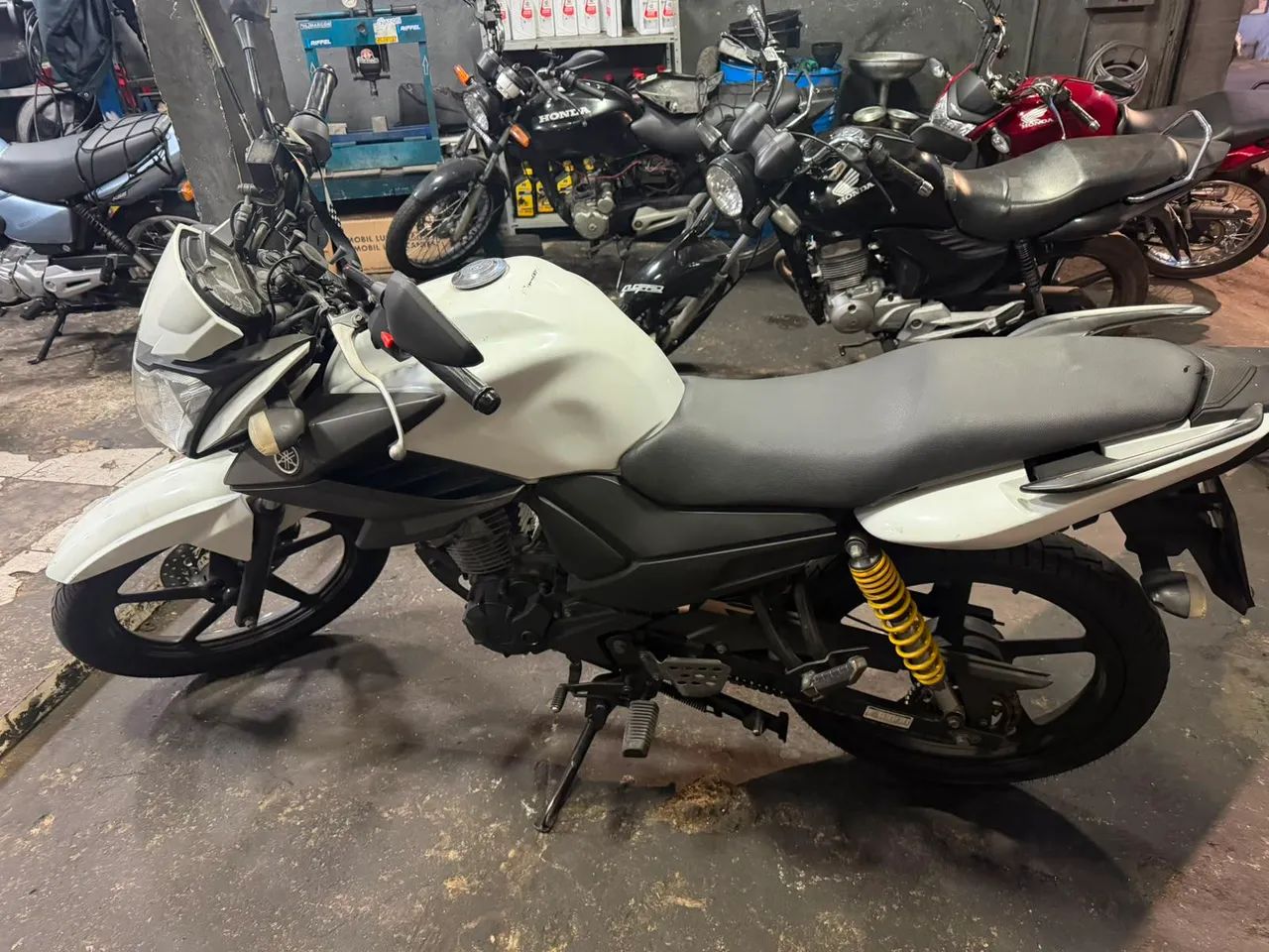 Vendo fezer 150 2016 aceito troca   