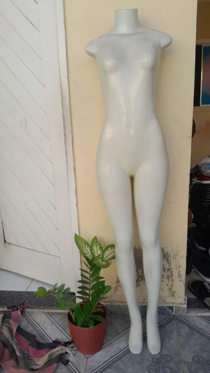 Manequins, araras e cabides - Foto 3