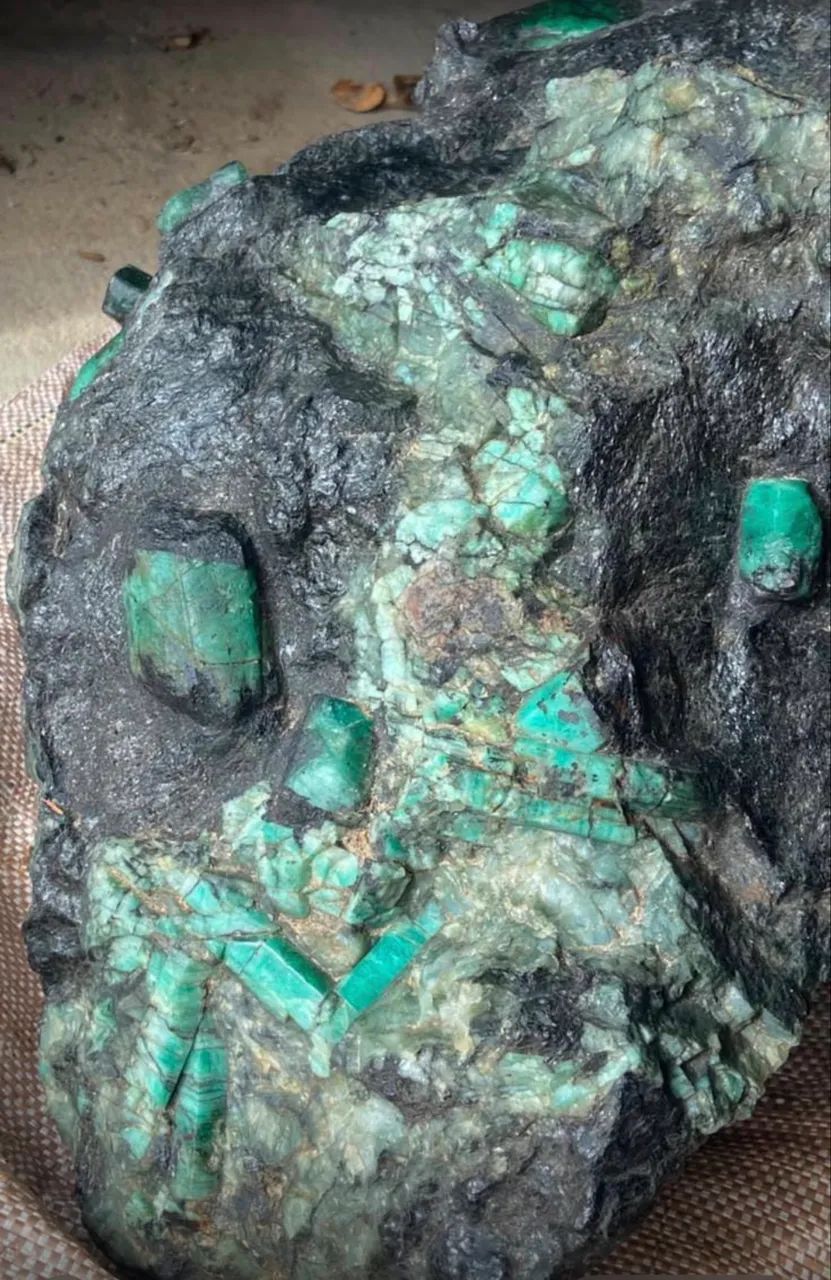 Pedra de esmeraldas original 
