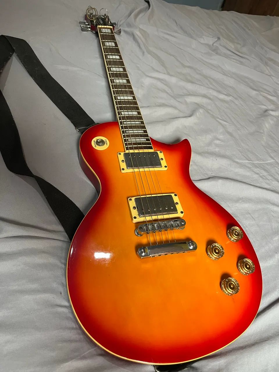 GUITARRA LES PAUL + AMPLIFICADOR