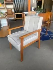 Poltrona Ester  82cm De Altura - (Promoção)! - Foto 2