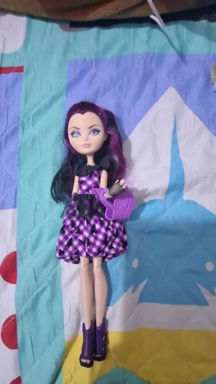 Boneca Raven Queen Enchanted Picnic Ever After High