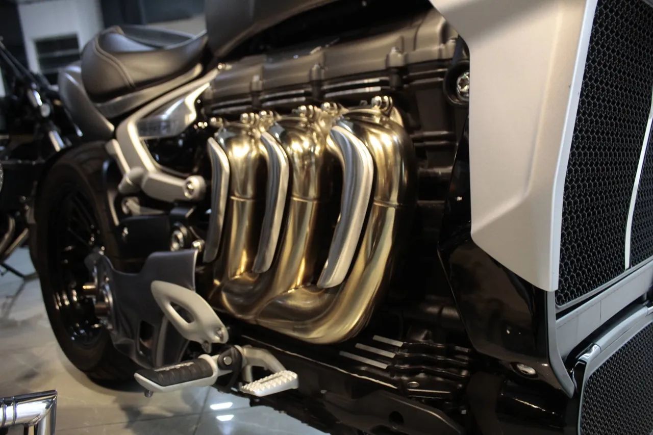 TRIUMPH ROCKET III R - Foto 5