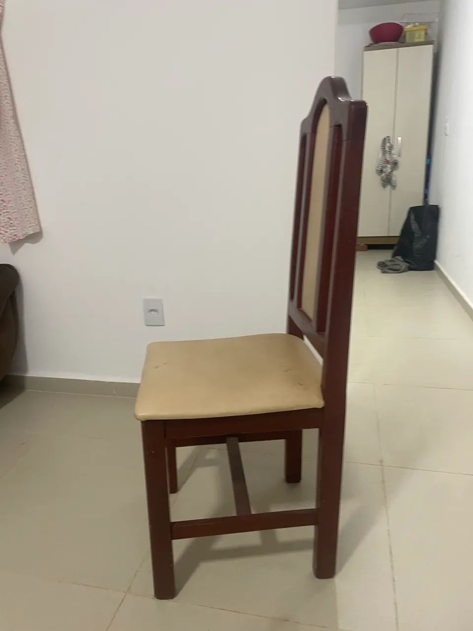 Cadeiras de madeira pura(4 unidades)