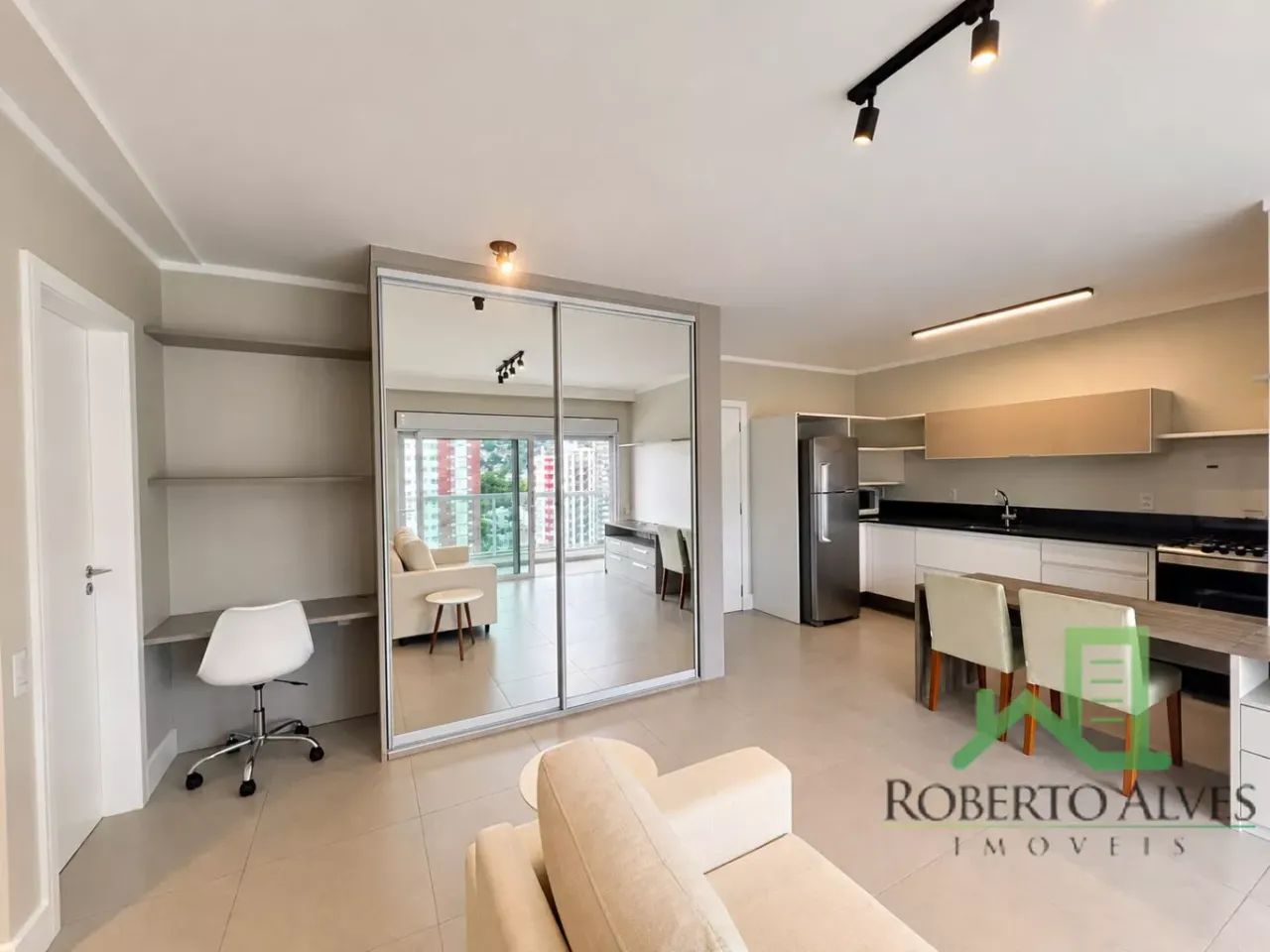 LOCAÇÃO ANUAL | Studio mobiliado com sacada | Centro de Florianópolis - Foto 5