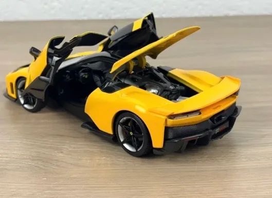 Vendo Ferrari F80 amarela Bburago 1:24 caixa  - Foto 3