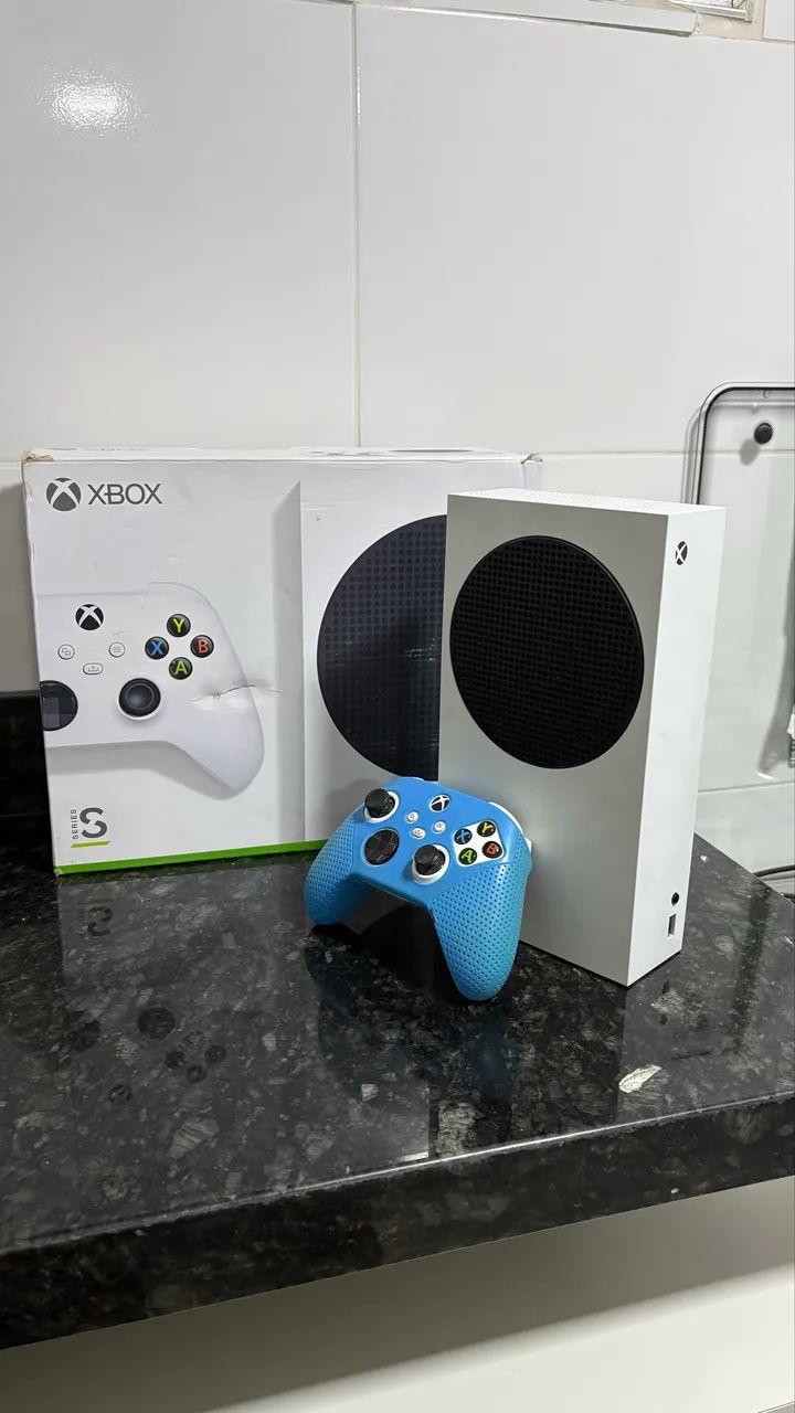 Xbox Series S muito conservado