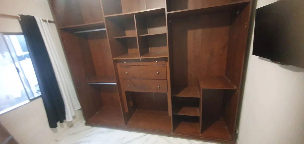 Guarda roupa em bom estado