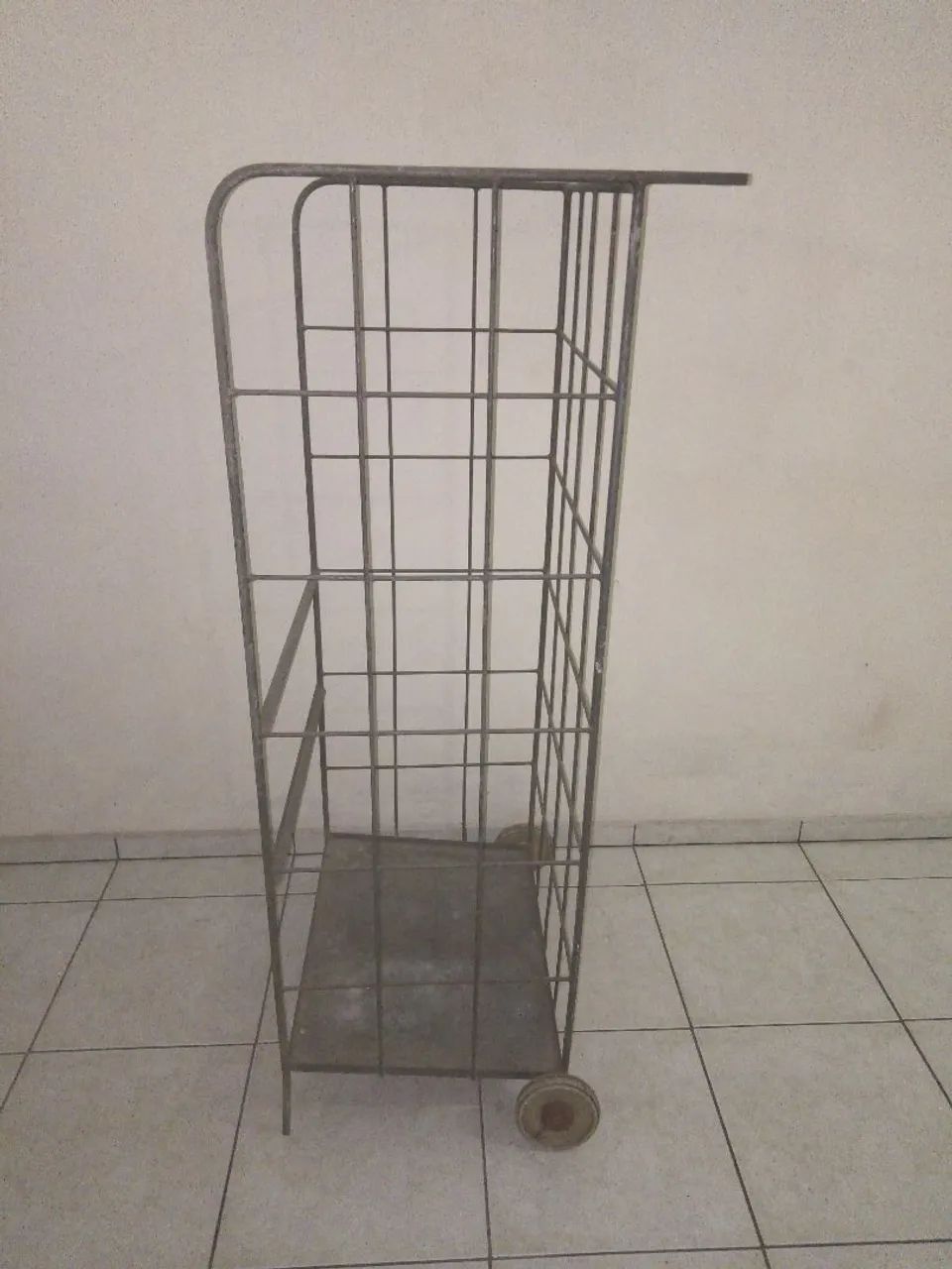Expositor de carvão 1,45m altura, 43cm largura, 60cm comprimento. - Foto 2