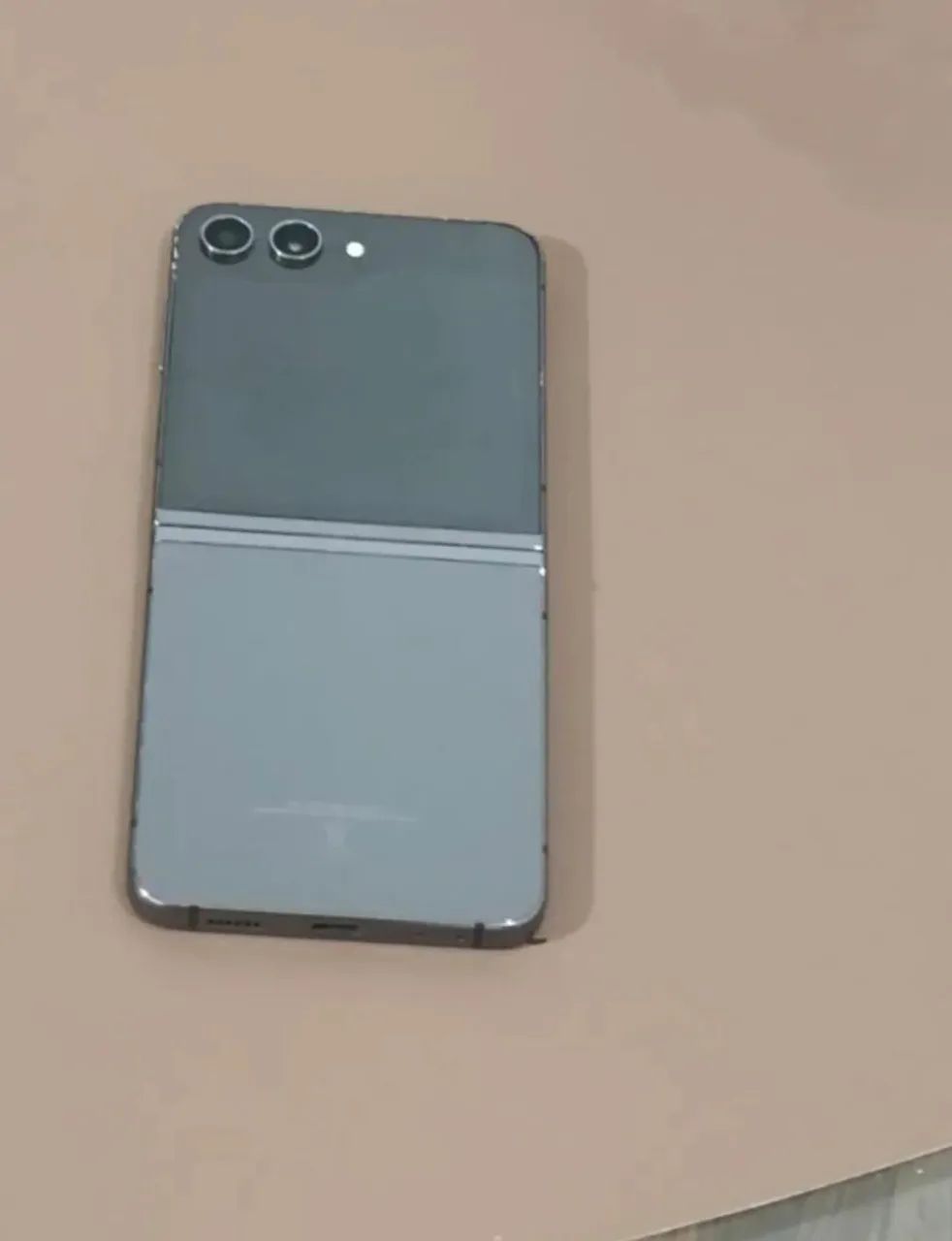 Samsung Galaxy - Z Flip5 - 512GB -12gb de RAM -  Impecável - Foto 4