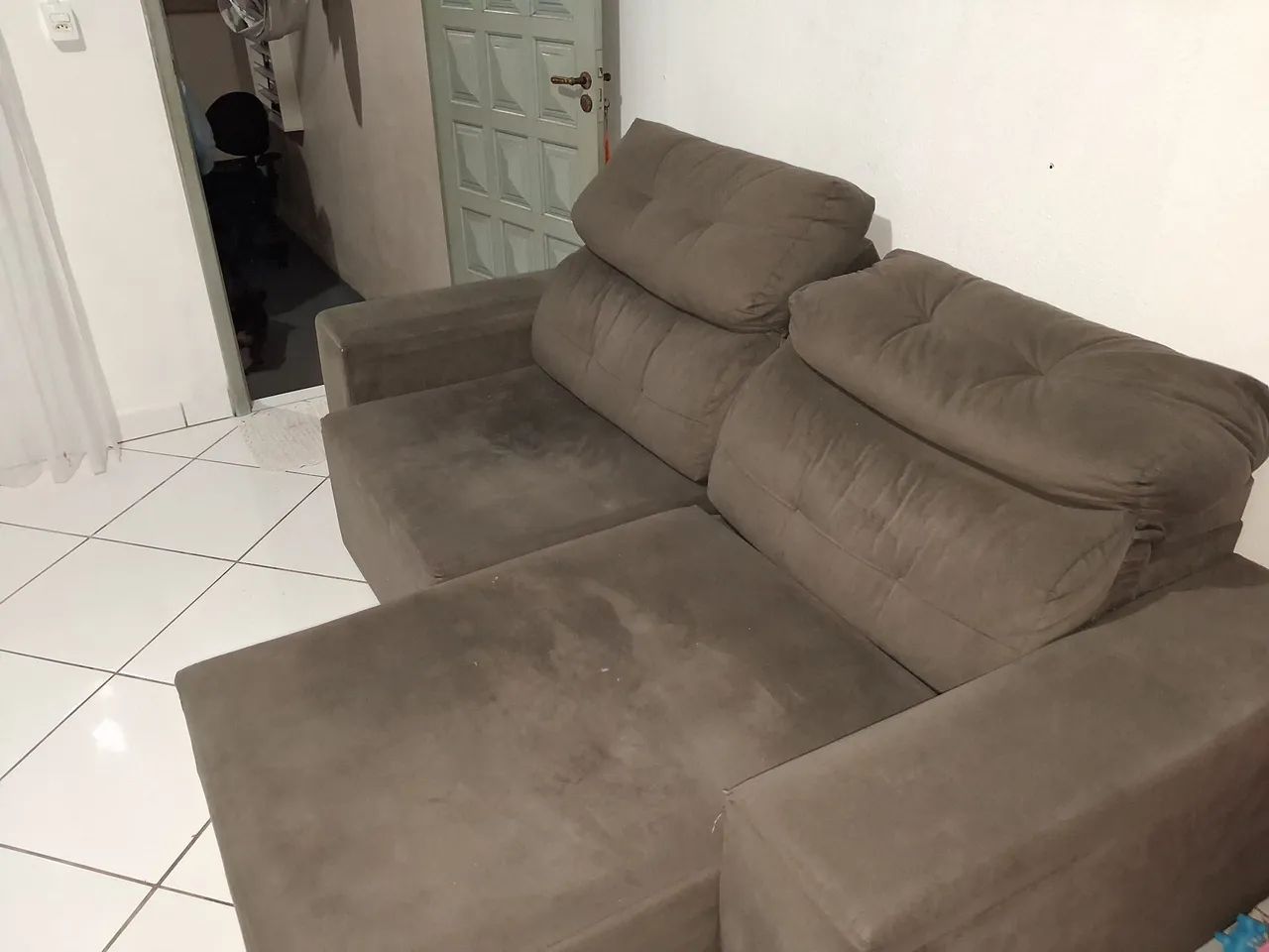 Vendo sofá retrátil 2 lugares 2100mm de comprimento. 