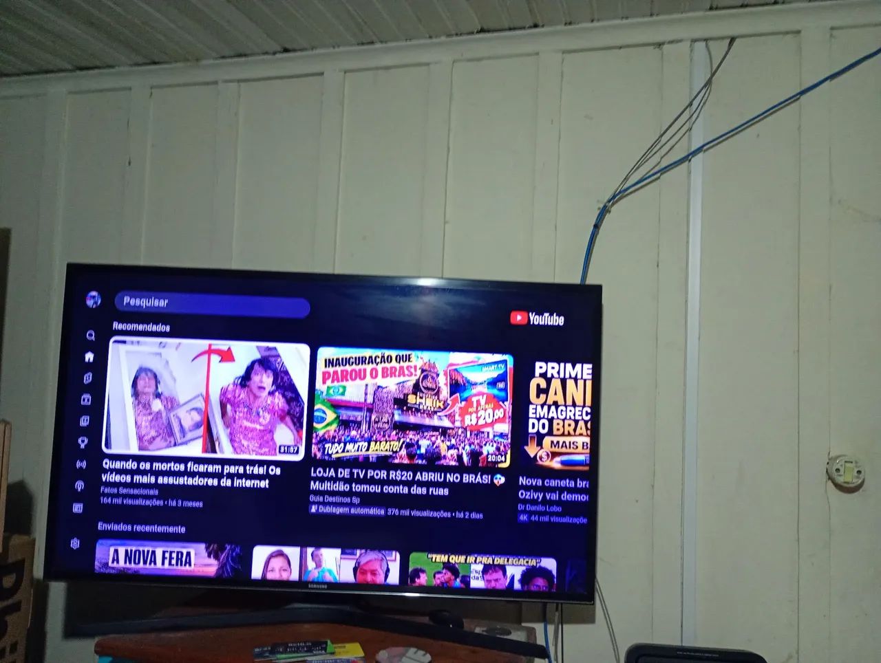 Vendo tv Samsung 40 polegadas 4 k HDR funcionando perfeitamente  - Foto 2