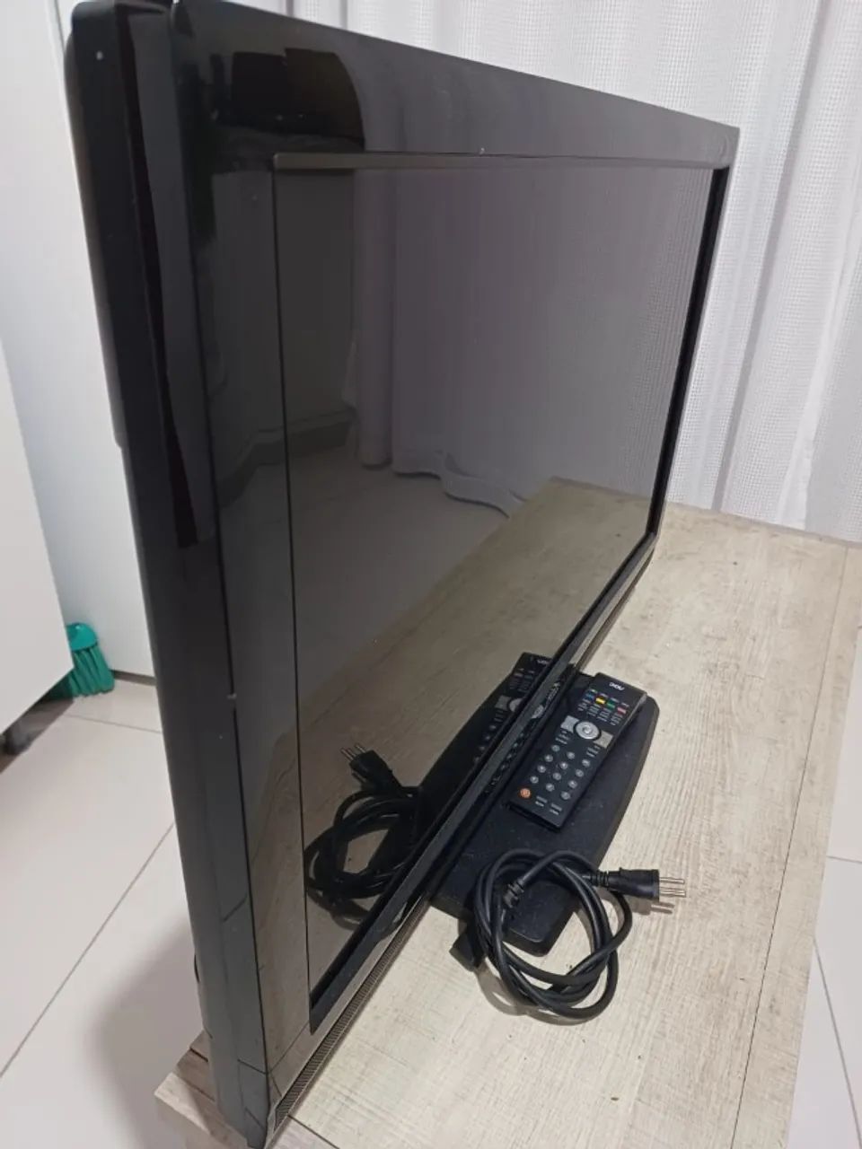 TV AOC 32 polegadas com controle - Foto 2