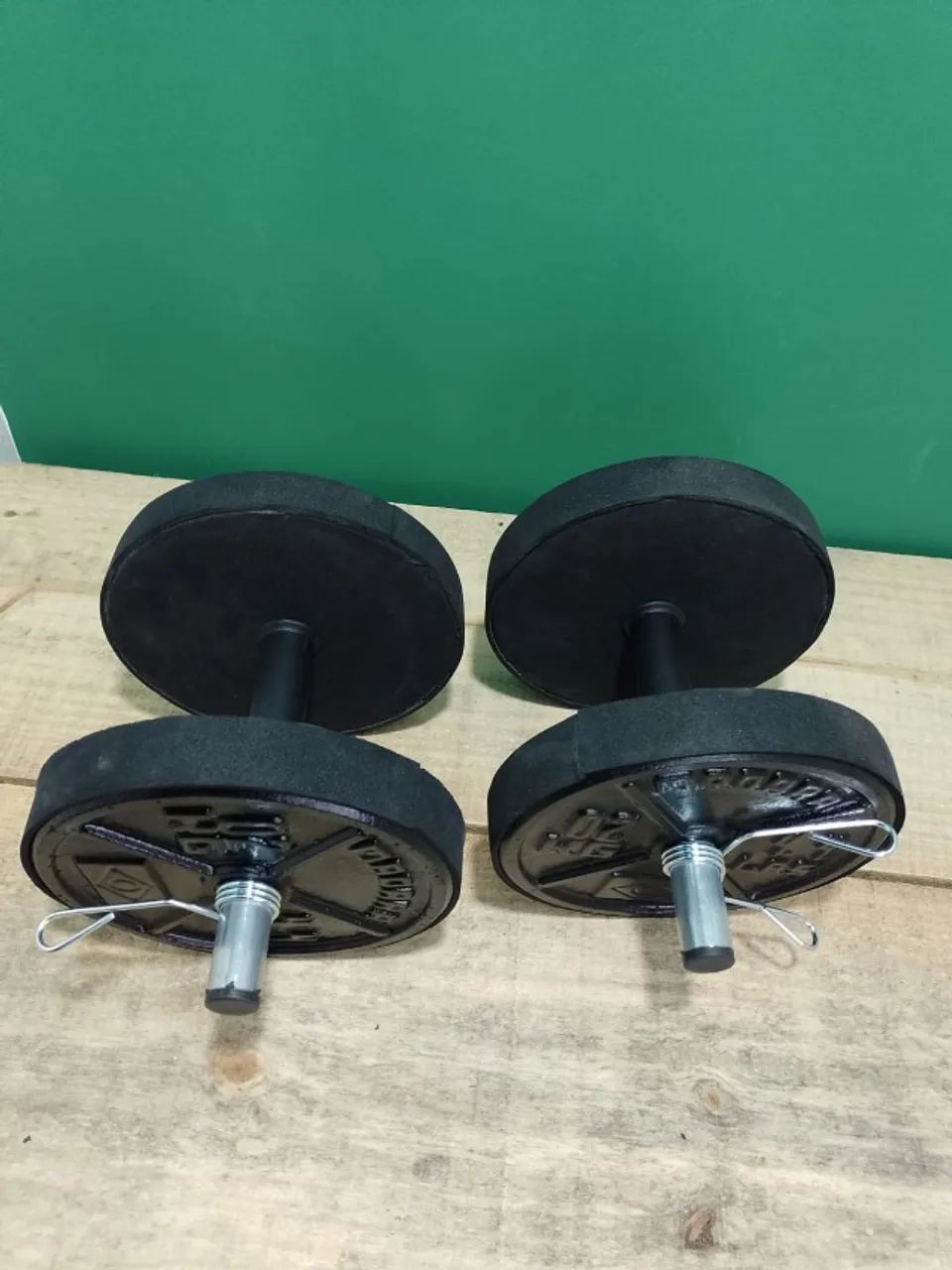 PAR DE HALTERES DE 4KG COM ANILHAS DE CONCRETO - Foto 4