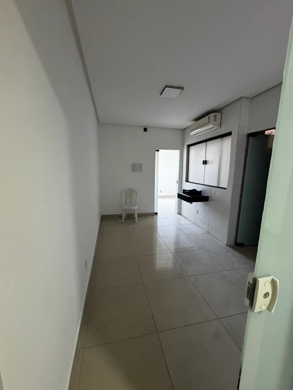 Alugam-se salas comerciais na gruta de Lourdes  - Foto 3