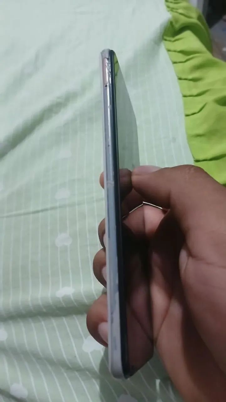 Vendo celular Samsung A50 ótimo pra uso - Foto 3