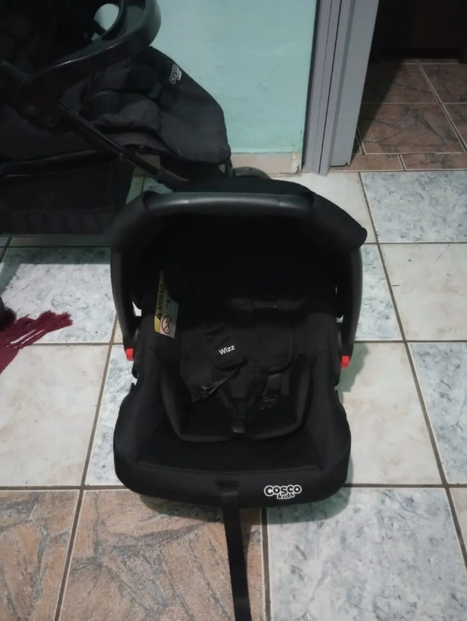 Carrinho de bebê com bebê conforto  - Foto 3