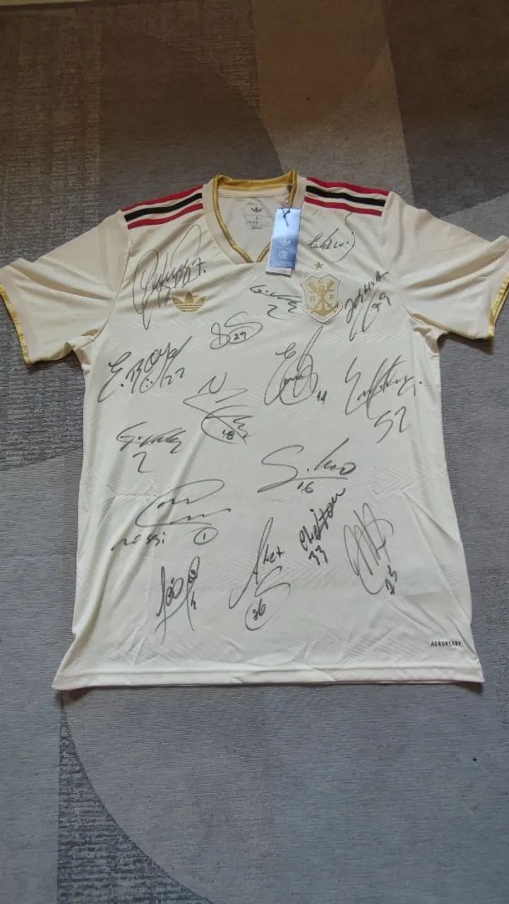 Camisa flamengo autografada - Foto 2