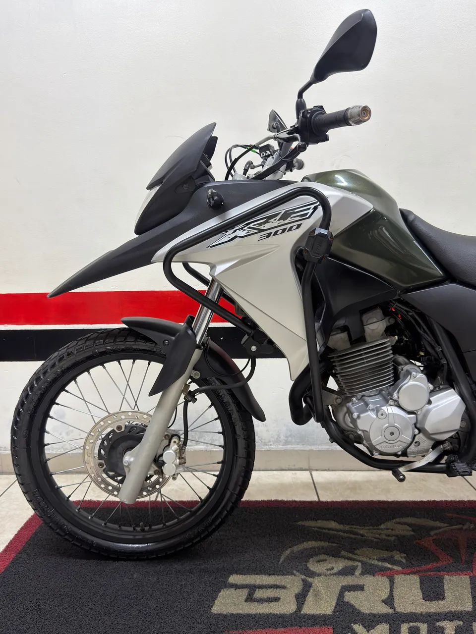 XRE 300c 2017  MUITO NOVA  ( DIVIDO EM 24 VEZES NO CARTÃO ) - Foto 11
