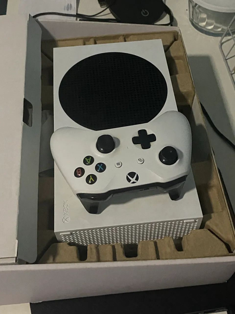 Vende-se Xbox Series S em excelente estado (aberto a negociações)