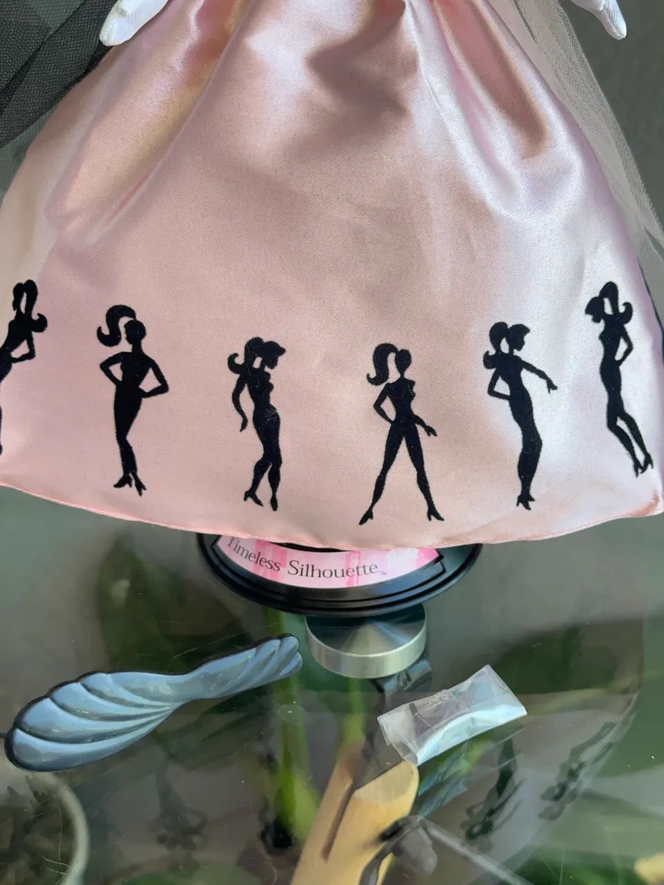 Boneca Barbie collector timeless silhouette  - Foto 4