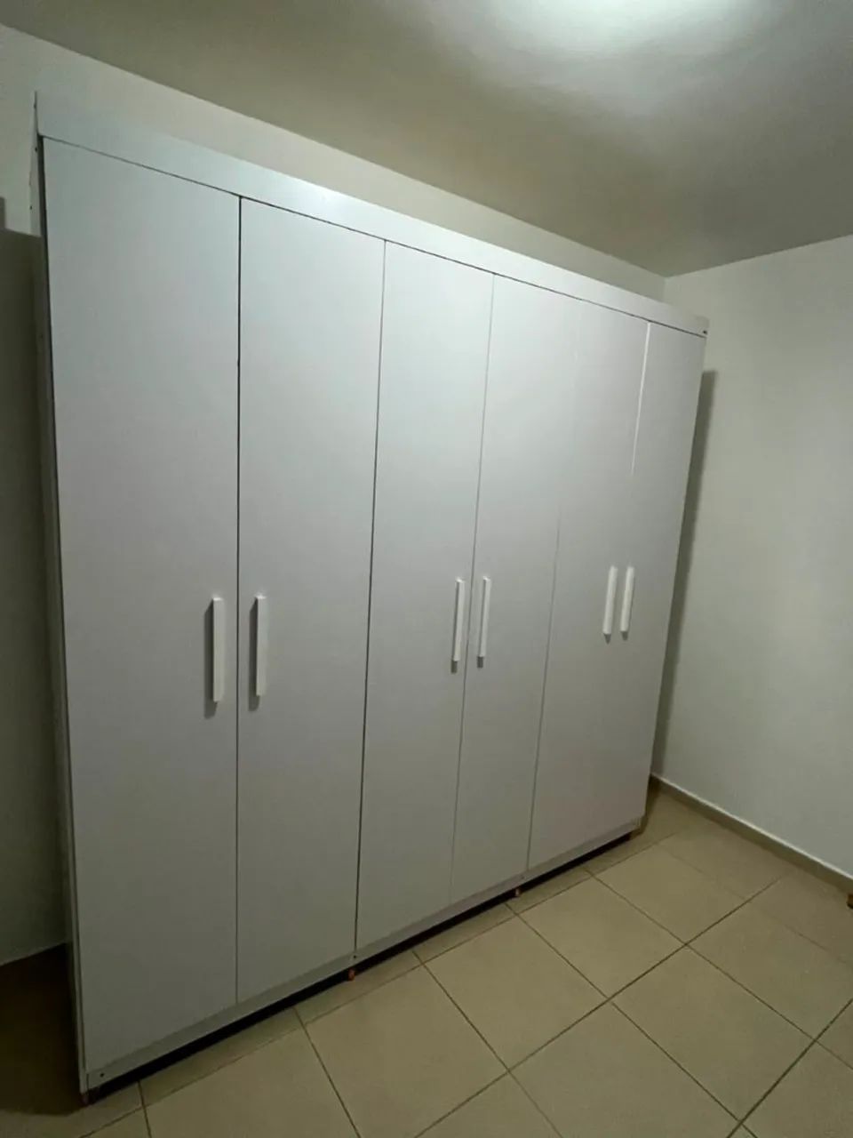 Guarda roupas 6 portas 2.40cm - Foto 4