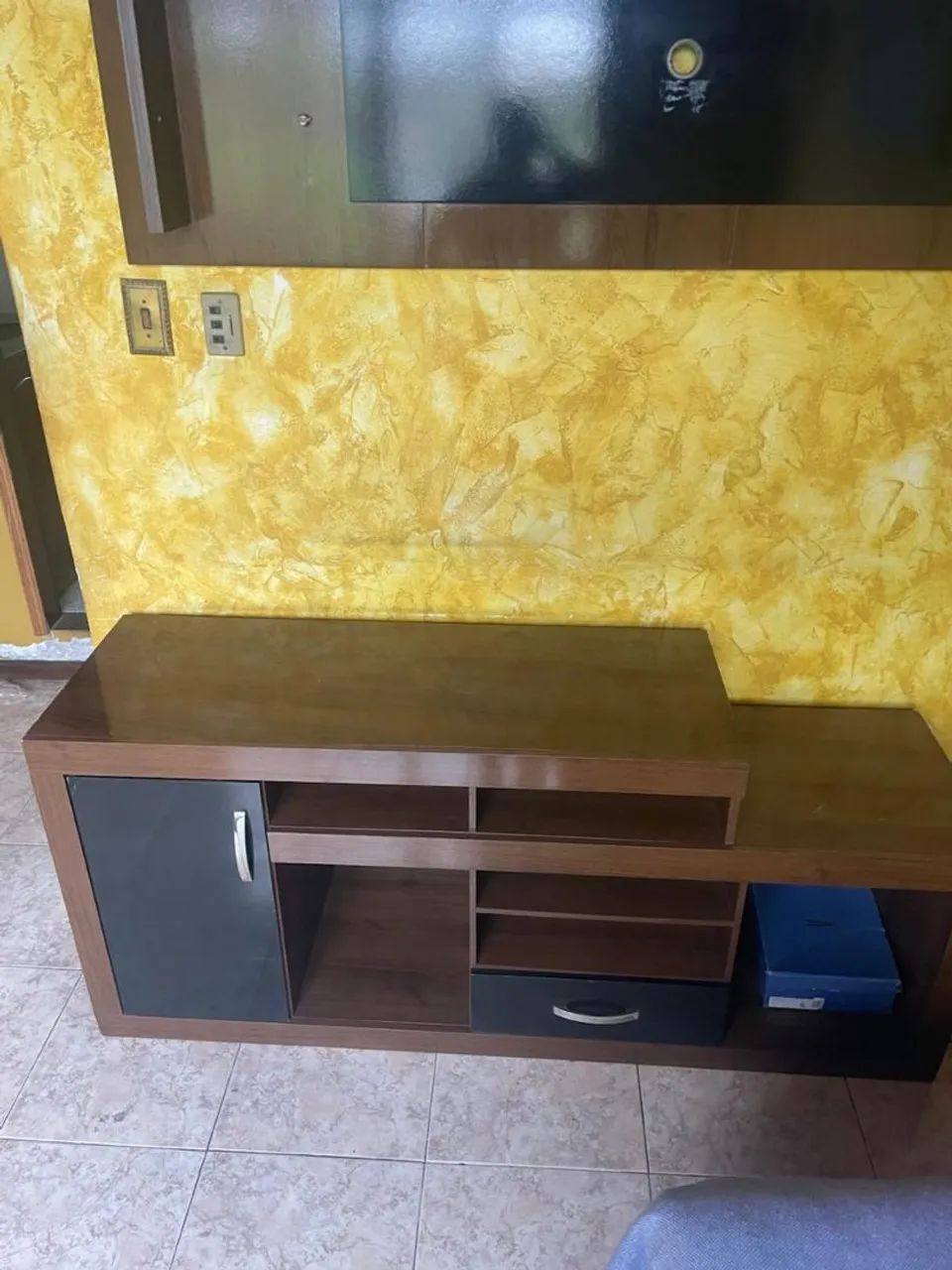 Vendo Rack em MDF, com Painel.