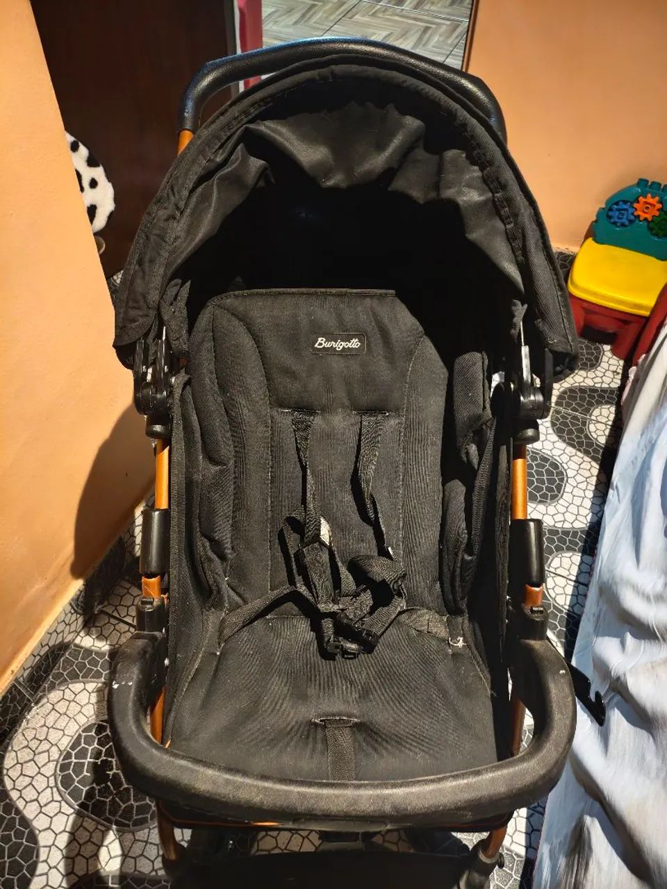 vendo carrinho bebê e cercadinho  - Foto 4