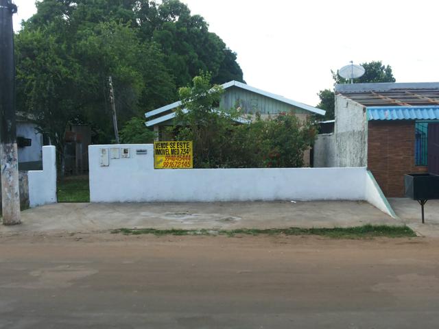 Terreno em itacoatiara com duas casas no centro - Foto 4