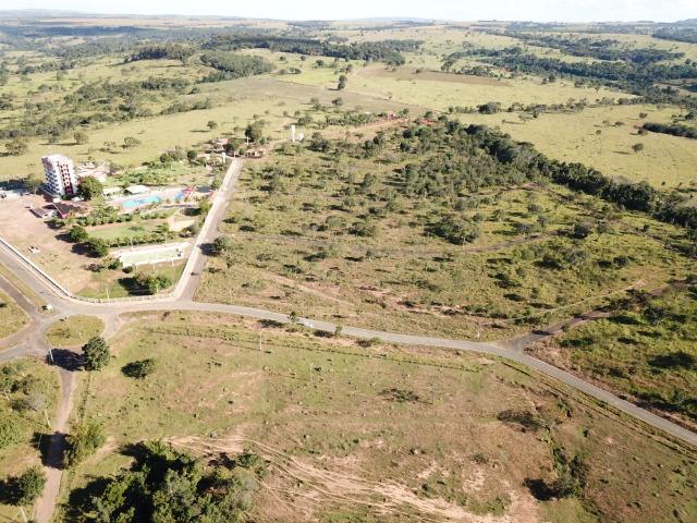 Vende-se, próximo ao Lago Corumbá 3 Lotes - Foto 4