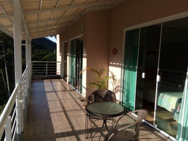 Linda residência com 5 quartos no Vale dos Pinheiros - NF/RJ - Foto 14