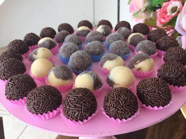 Brigadeiros ( Cento ) & Bolo no Pote ( Unidade) - Foto 3