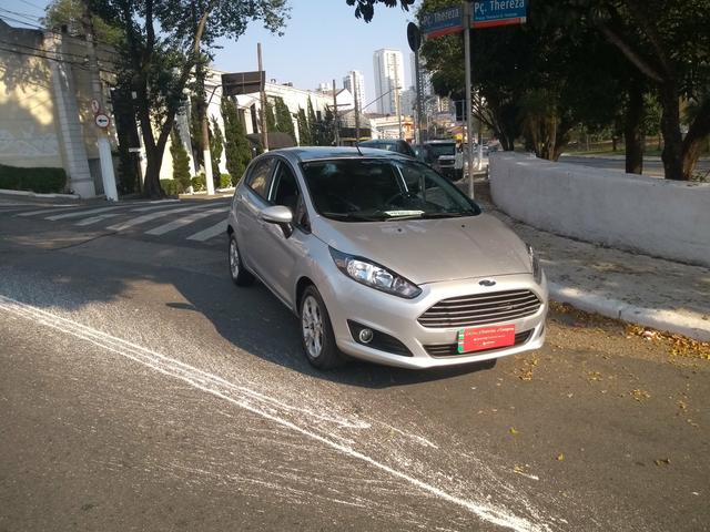 Ford New Fiesta 1.6 Flex completo automático 2016