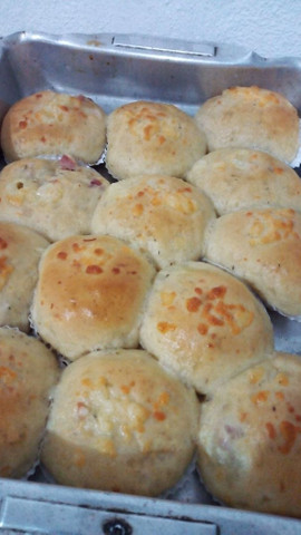 Bombom e salgados congelados e sobre mesas e panetone salgado vários sabores - Foto 3