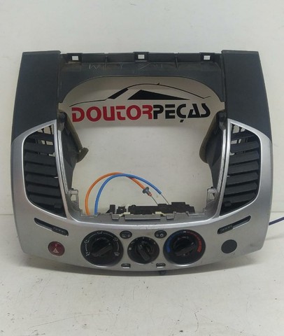 Moldura Painel com Comando de Ar Mitsubishi L200 2008/2015 