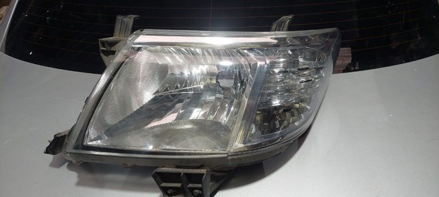 Farol Hilux srv 